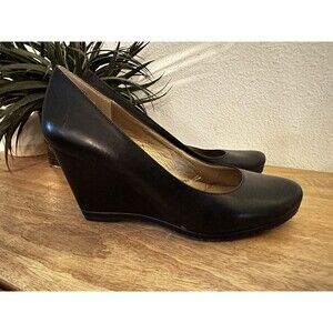 ME TOO Yalene Womens Solid Black Genuine Leather Wedge Pumps Size 7.5 Classic